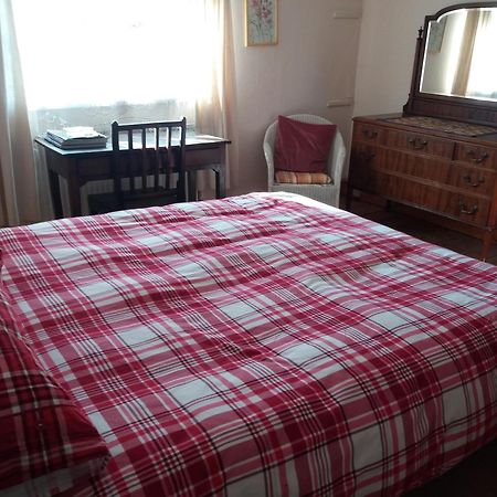 Calne Bed And Breakfast Bagian luar foto